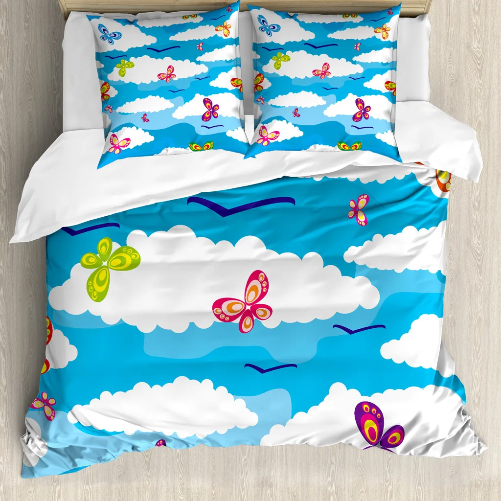 ABAKUHAUS Copripiumino primavera, nuvole e farfalle estate, antiacaro, adatto a chi soffre di allergie, con federe, 200 cm x 200 cm - 80 x 80 cm, azzurro cielo e bianco