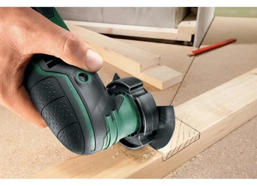 Solution de coupe précise : Outil multifonctions BOSCH PMF 2000 Set