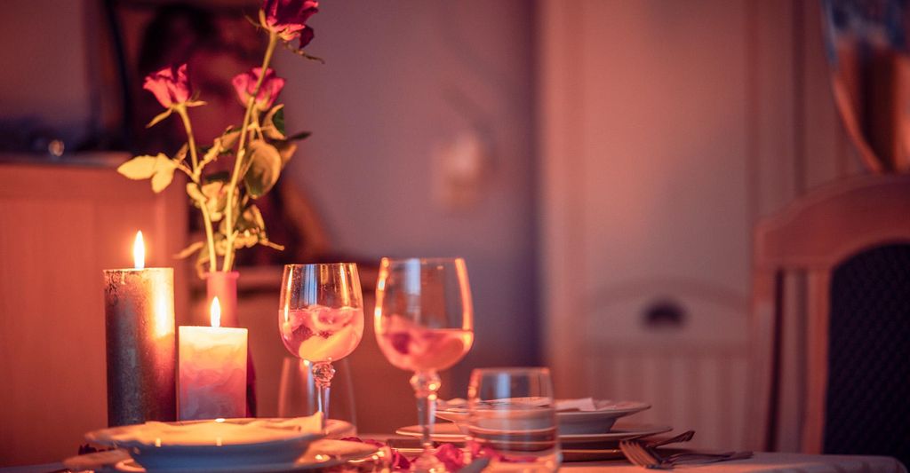 mydays Candle Light Dinner für 2 Brühl; Erlebnis verschenken oder selbst erleben; Gutschein für 2 Person(en)