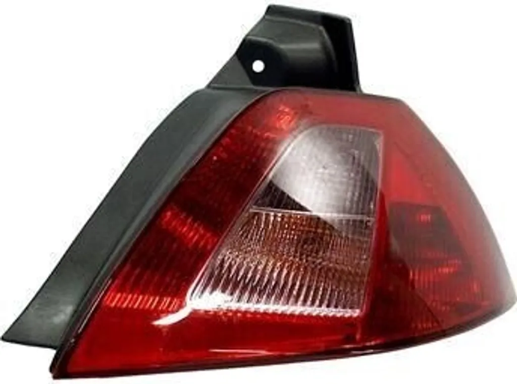 Remplacer feu arrière droit Renault Megane 2 - Solution de réparation