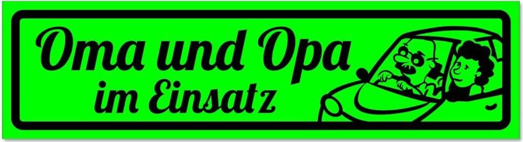 Kiwistar - Autoaufkleber - Grün - Schwarz - 45 x 12 cm - Oma und Opa im Einsatz V2 invertiert - Hinweis Aufkleber Sticker für Auto, Kfz, Fahrrad,...