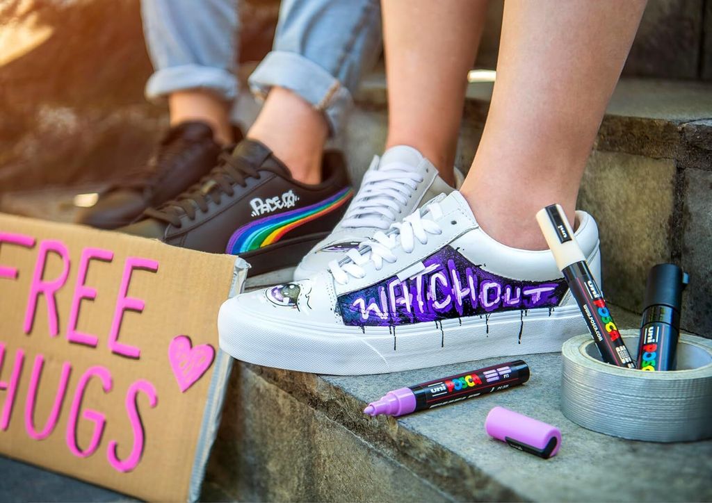 uni-ball POSCA Sneaker schwarz Acrylstift farbsortiert 0,9