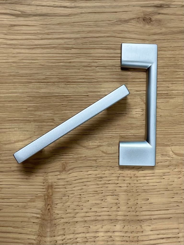 Möbelgriff Nils LA 64 mm Chrom matt Schrankgriffe Produktbild 3