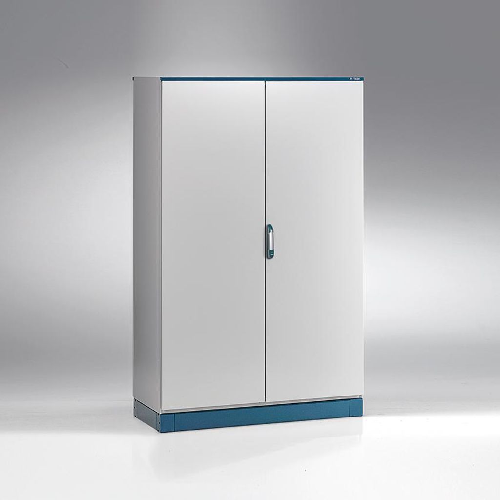 Energiespeicher-Schrank 1800x1200x500 Thermoisoliert Beheizt Belüftet Thermostatische Steuerung Pulverbeschichtet Schranksockel IP55 Batteriespeic...