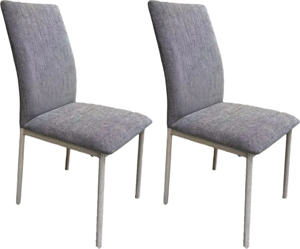 Aménagez votre séjour avec la chaise Emilia marron vendue en lot de 2
