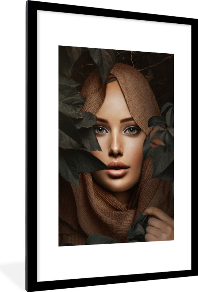 MuchoWow MuchoWow Gerahmtes Poster Frau - Kopftuch - Natur 60x90 cm - Poster mit zchwarzem Bilderrahmen - Dekoration - Wandposter Wohnzimmer - ...