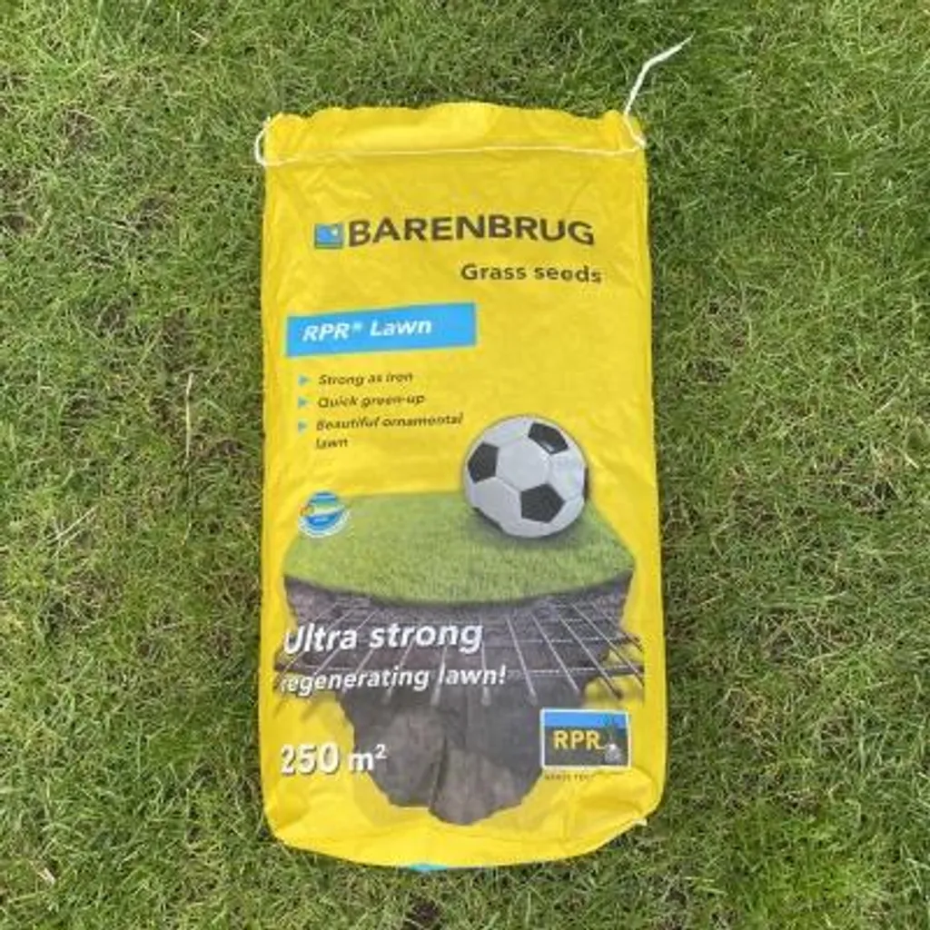 Graines de pelouse Barenbrug RPR anti-trous pour gazon abîmé 5kg