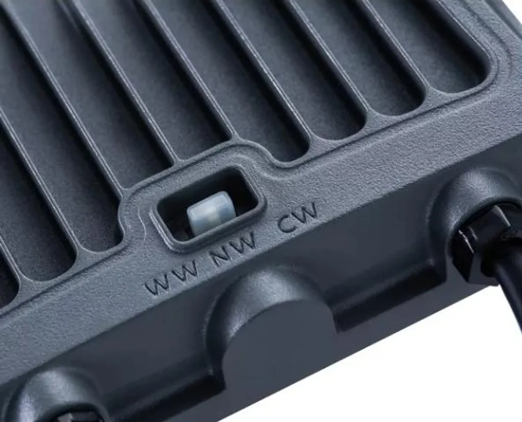 Éclairage Extérieur Fiable : Projecteur Philips BVP167 LED Durable