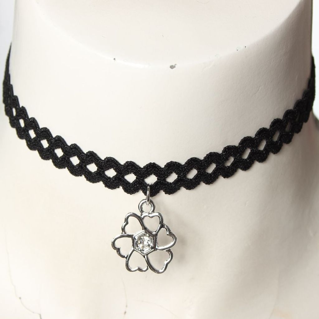Gothic Choker Kropfband mit Straß Love Anhänger