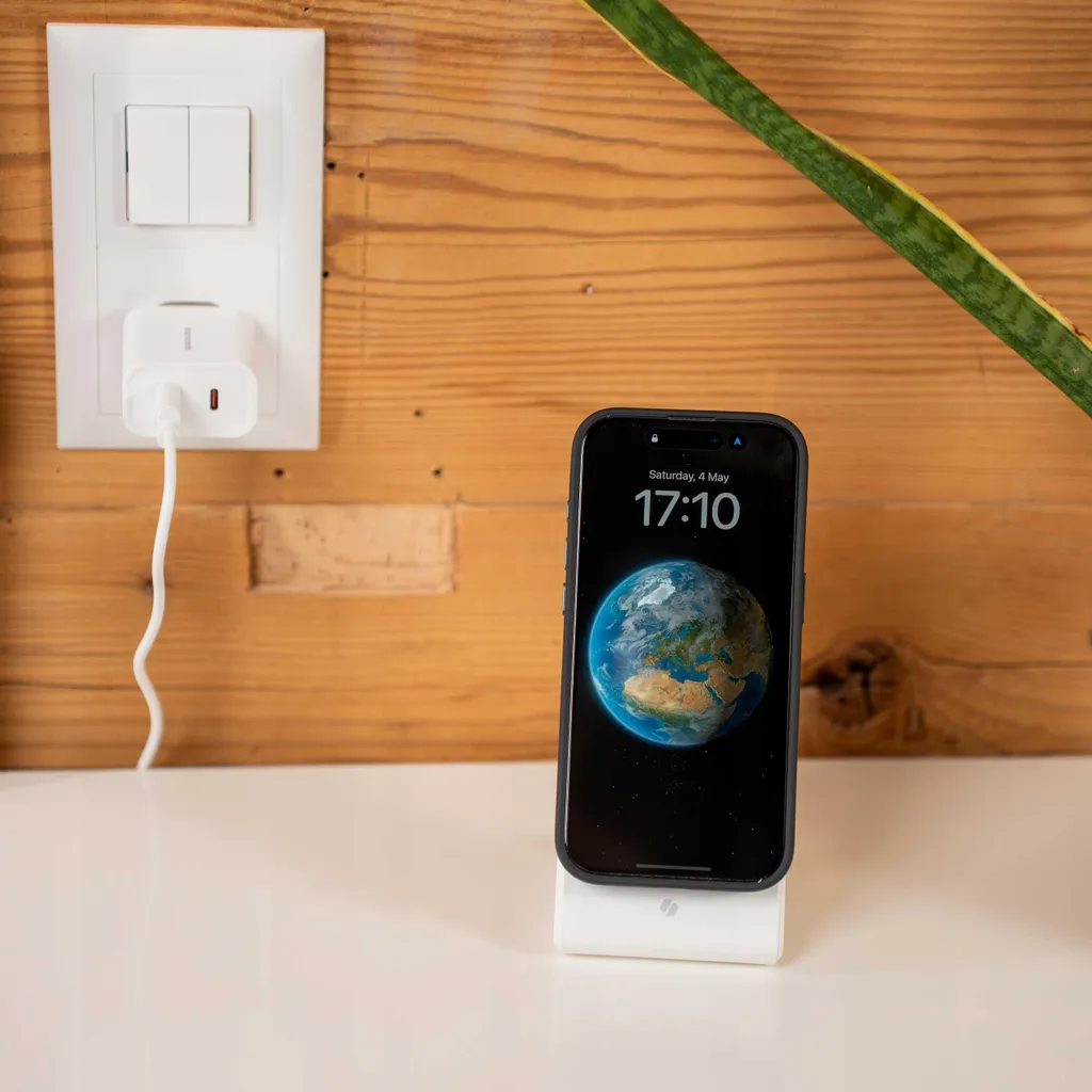 Chargeur induction MagCharge WM2W Blanc pour Magsafe par SPACECASE