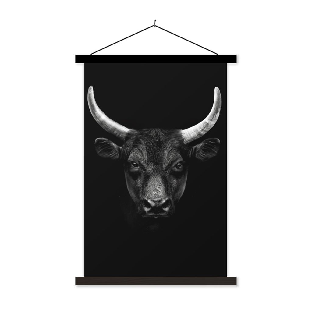 MuchoWow Textilposter Tiere - Stier - Schwarz - Weiß - Porträt 40x60 cm mit schwarzem Rahmen - Wanddekorationen