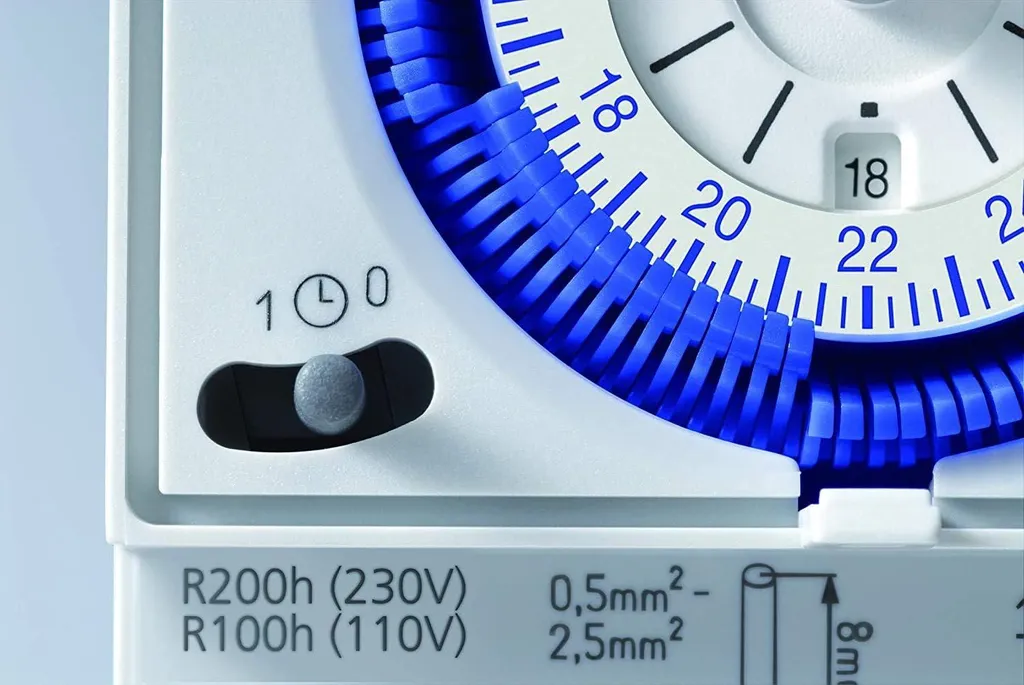 Programmateur de chauffage et éclairage SYN 161d journalier DIN - 5