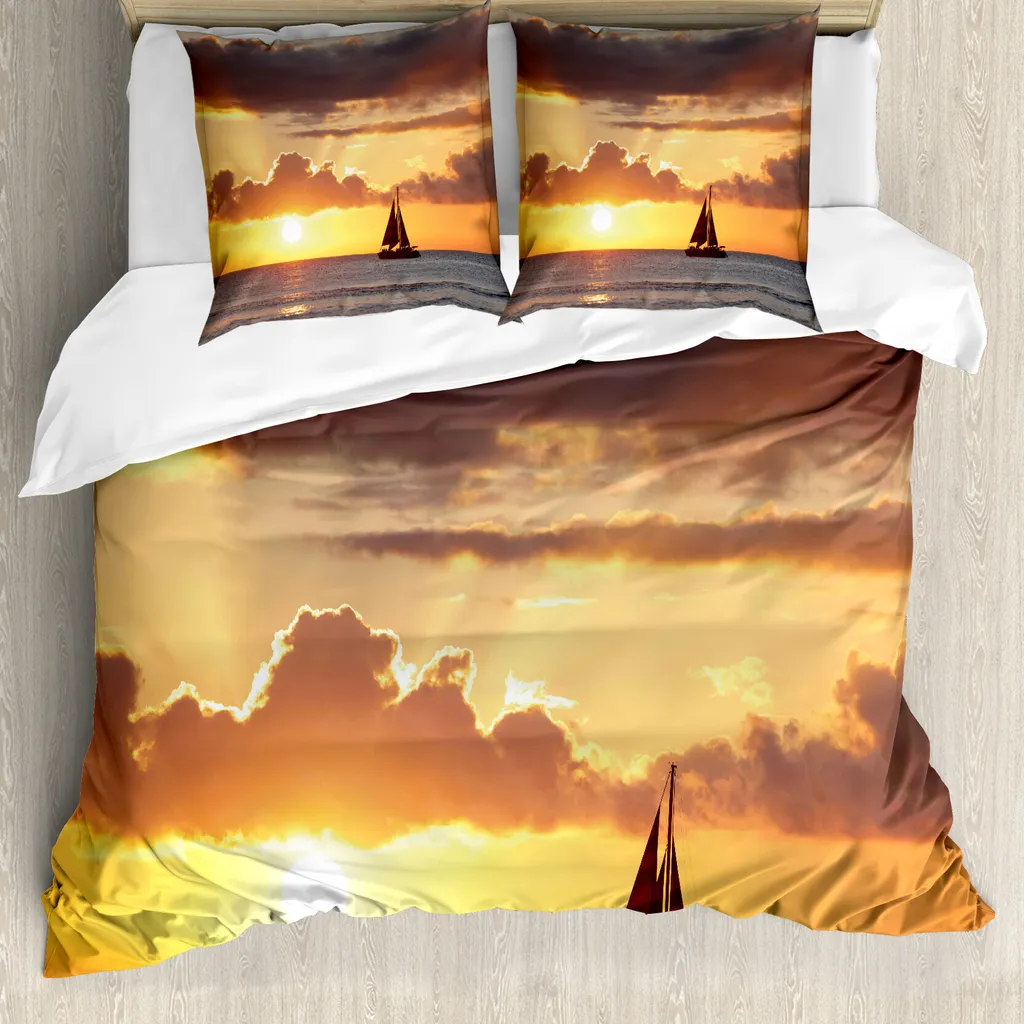 ABAKUHAUS Copripiumino Ocean, barca al tramonto, antiacaro, adatto a chi soffre di allergie, con federe, 200 cm x 200 cm - 80 x 80 cm, grigio e marigold