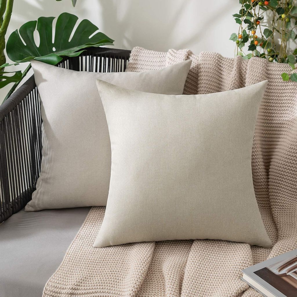 Set aus 2 wasserdichten, dekorativen Outdoor-Kissen in moderner Leinenoptik, geeignet für Garten, Sofa, Wohnzimmer oder Bett, 50x50 cm, beige.
