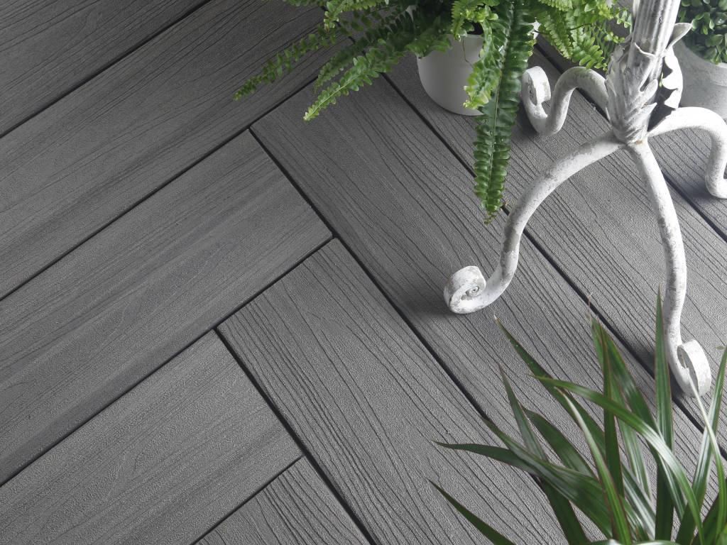 Fiberdeck | 4 m | Ocean Grey 23 mm Terrassendiele WPC, Massivprofil Hartkappenschicht, Multicolor Grau, Rutschfest, Splitterfrei, Barfuß Begehbar,...