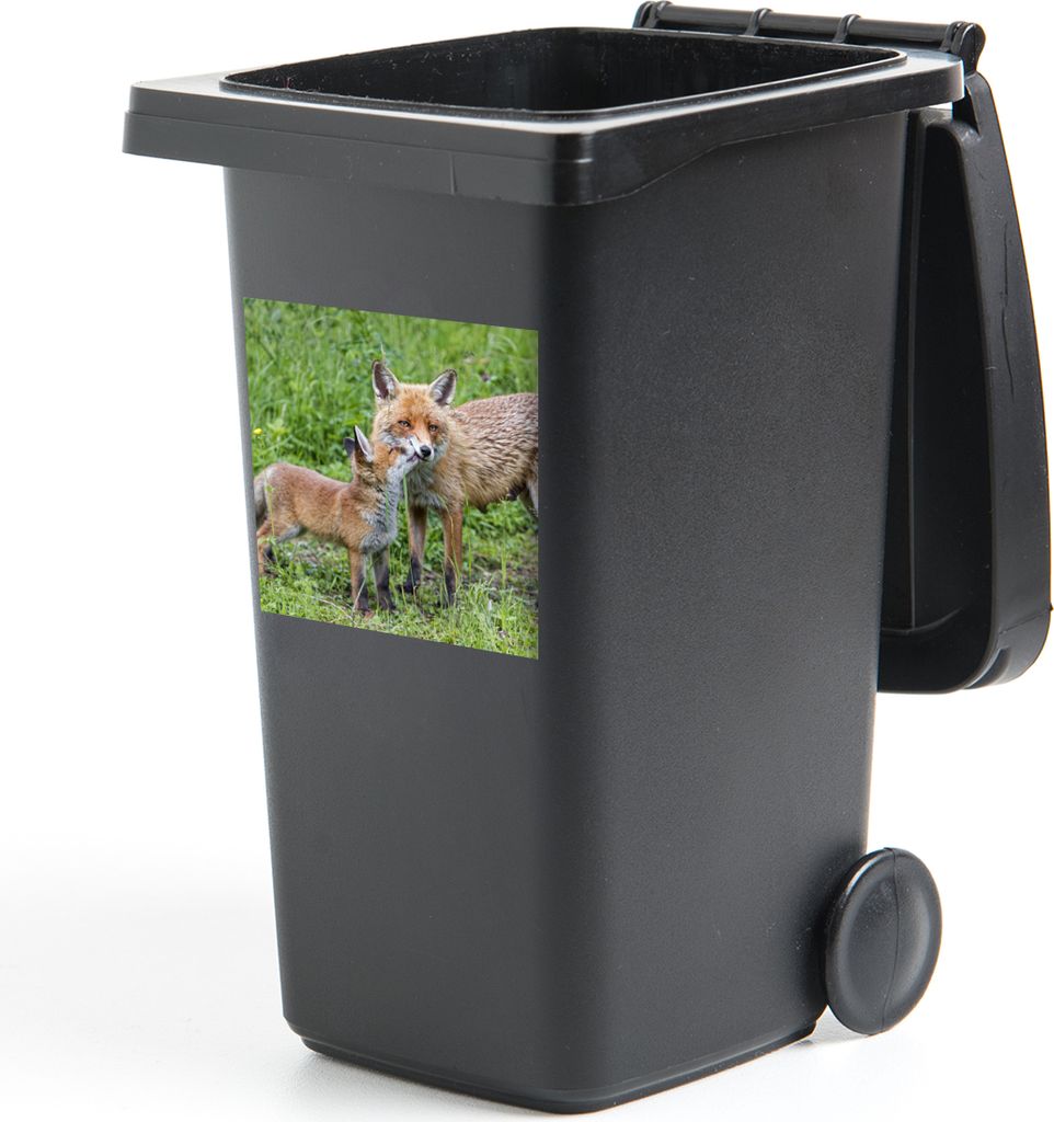 MuchoWow Mülltonnenaufkleber Füchse - Kind - Gras 40x40 cm - Abfall-Aufkleber - Container - für Abfallcontainer