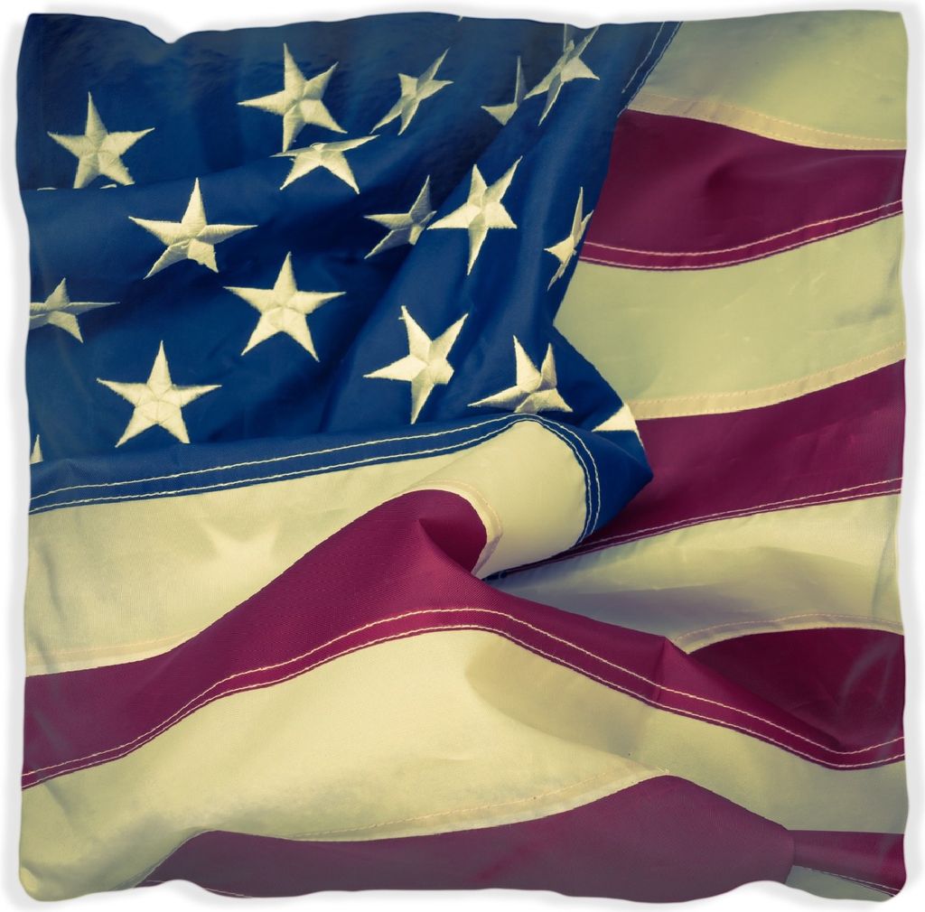 Wallario Premium Kissen, weiche Oberfläche, mit Motiv Amerikanische Flagge im Wind, Größe: 40 x 40 cm, mit weißer Rückseite
