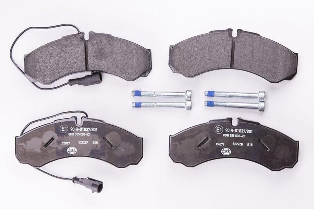 Bremsbelagsatz mit Verschleißwarnkontakt 20,3 mm HELLA für u.a. NISSAN ATLEON