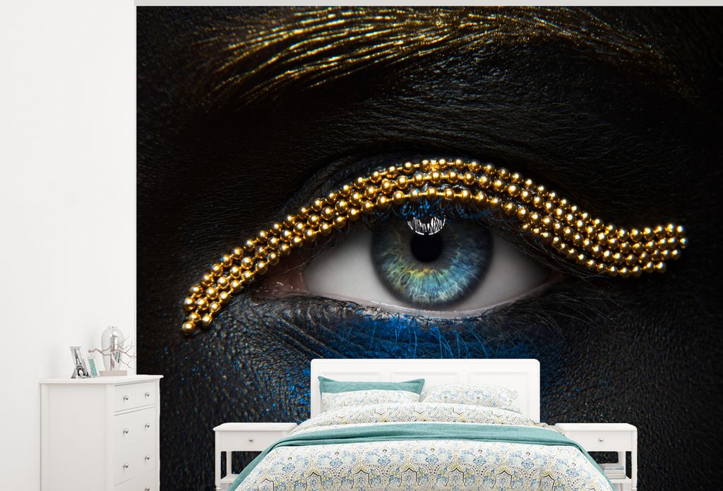MuchoWow Fototapete für Wohnzimmer oder Schlafzimmer Wandtapete Vinyl Motivtapete Frau - Augen - Make-up - Luxus - Gold - 300x240 cm - Fototapeten