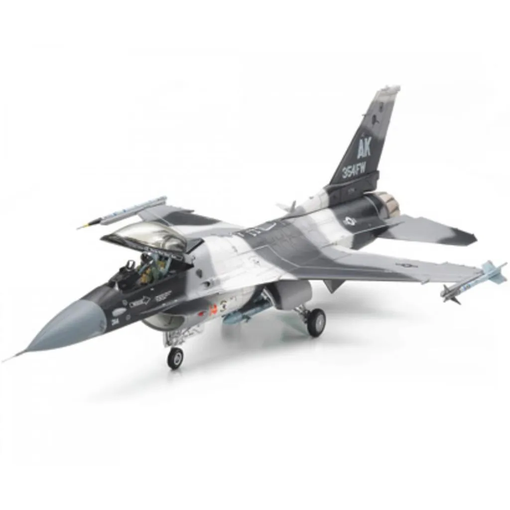 Maquette à monter Avion F-16C/N Aggressor Lockheed Martin Echelle 1/48