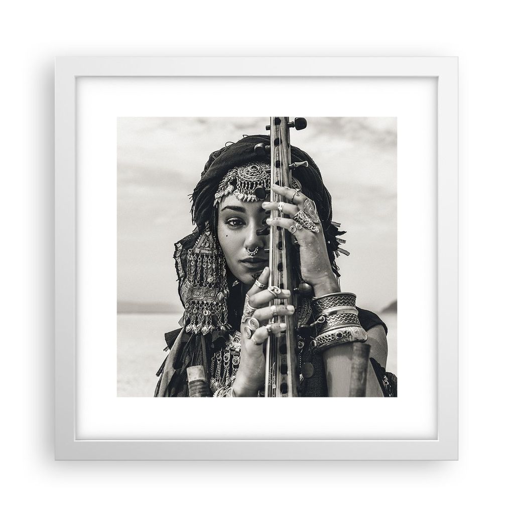 Gerahmtes Poster - Weißer Rahmen - Frau ethnisch Schmuck - 30x30 cm - Wand Bild - Wanddeko - Wandbilder - Kunstposter - Wandposter - Bilderrahmen ...
