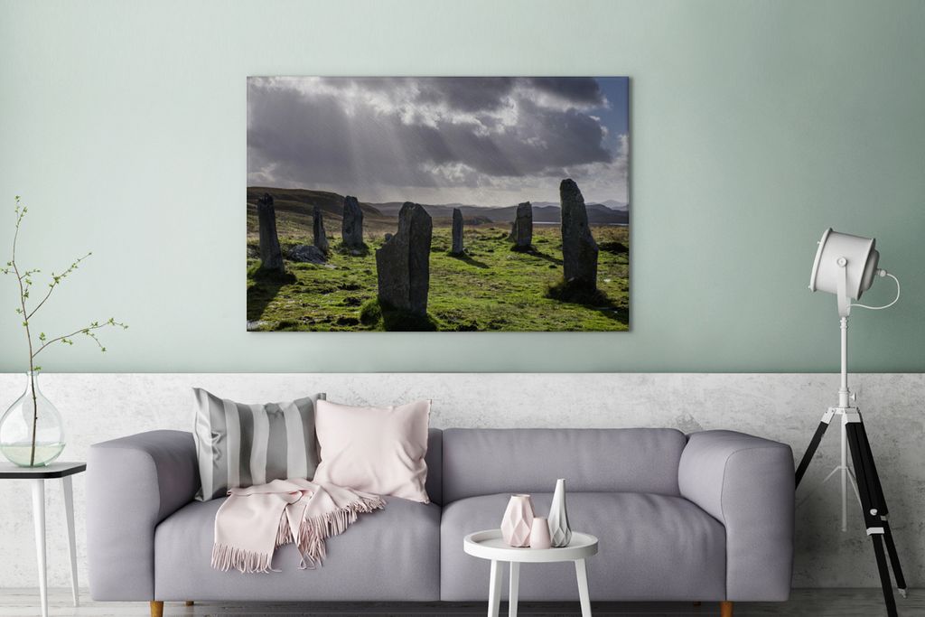OneMillionCanvasses - Leinwandbilder - 140x90 cm, Die dunklen Wolken an den schottischen Calanais Standing Stones, Wandbilder Kunstdruck Wanddeko...