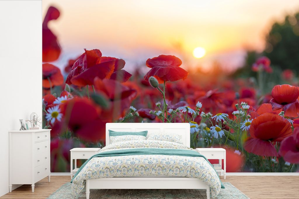 MuchoWow Fototapete für Wohnzimmer oder Schlafzimmer Wandtapete Vinyl Motivtapete Landschaft mit Mohnblumen am Morgen - 360x240 cm - Vinyl-Tapete