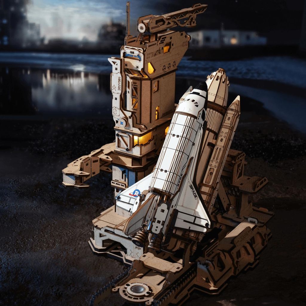 Space Shuttle Raketenstart aus Holz Produktbild 