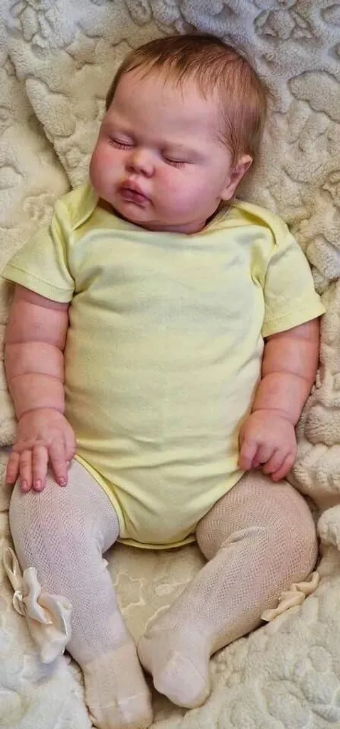 Bébé Reborn 60 cm ultra réaliste : finissez-en avec les poupées basiques