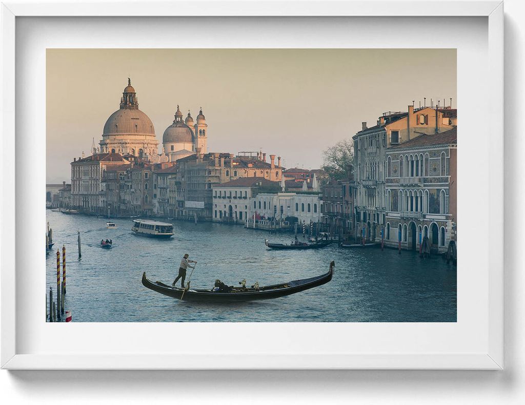 Gondel in Venedig - Italien– Wandbild mit Rahmen – Gerahmtes Bild – Wanddekoration – 70x50 cm – Schwarz Rahmen