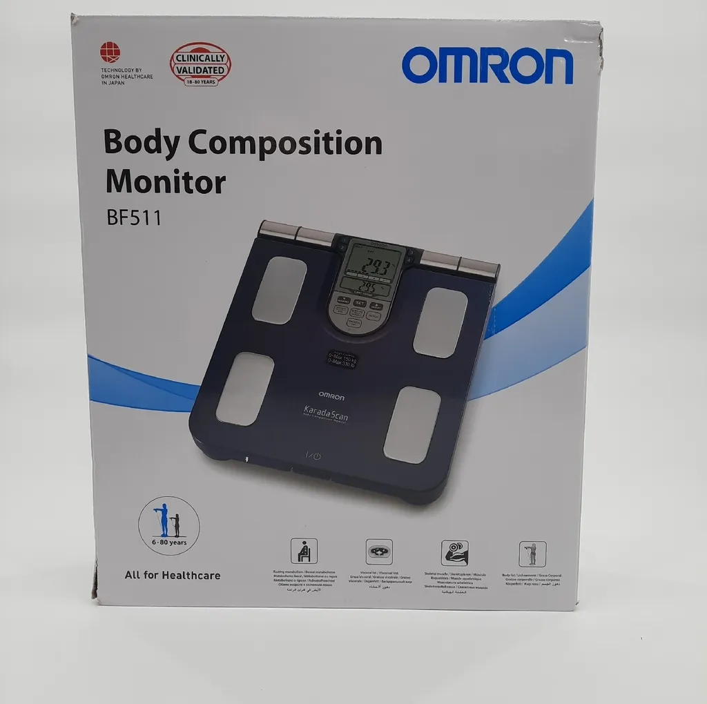 Bilancia Elettronica Omron BF511: Design Quadrato e Precisione Blu - 25