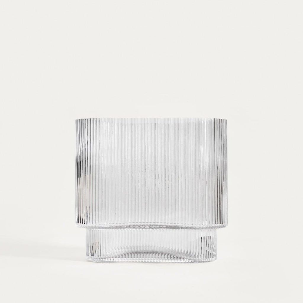 HOMLA AMER längliche gestreifte Glasvase transparent Produktbild 