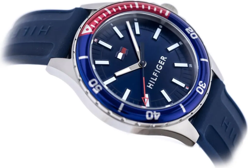 Recensione Tommy Hilfiger 1792009: Robustezza e Precisione al Quarzo - 3