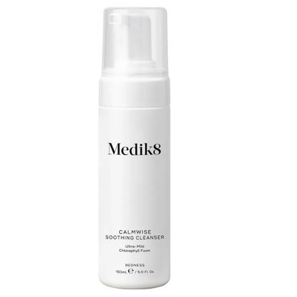 Finissez-en avec les Rougeurs : Nettoyant Medik8 Calmwise 150ml Doux