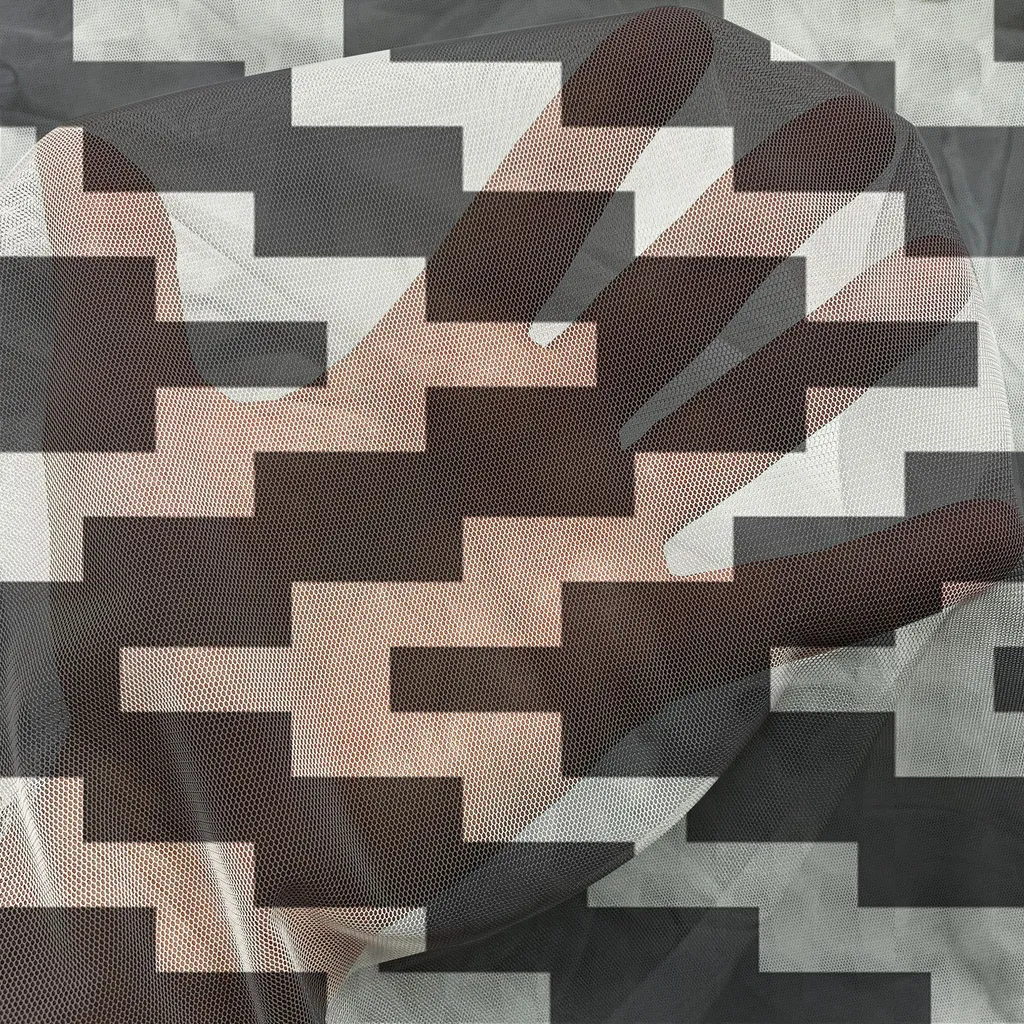 ABAKUHAUS Arazzo retrò, arte astratta Linee continue e taglienti con zigzag Design monocromatico, tessuto satinato setoso per soggiorno e camera da letto, 135 cm x 274 cm, grigio antracite Colori guscio d'uovo - 2