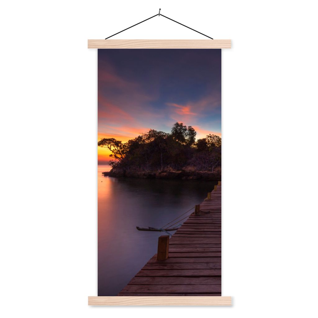 MuchoWow Textilposter Sonnenuntergang - Brücke - Bäume - Wasser - Insel 60x120 cm mit holzfarbenen Rahmen - Holz