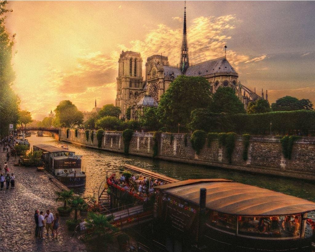 Pyramid International - Leinwanddruck "Cathedrale Notre-Dame De Paris" PM6323 (50 cm x 40 cm) (Grün/Gelb)