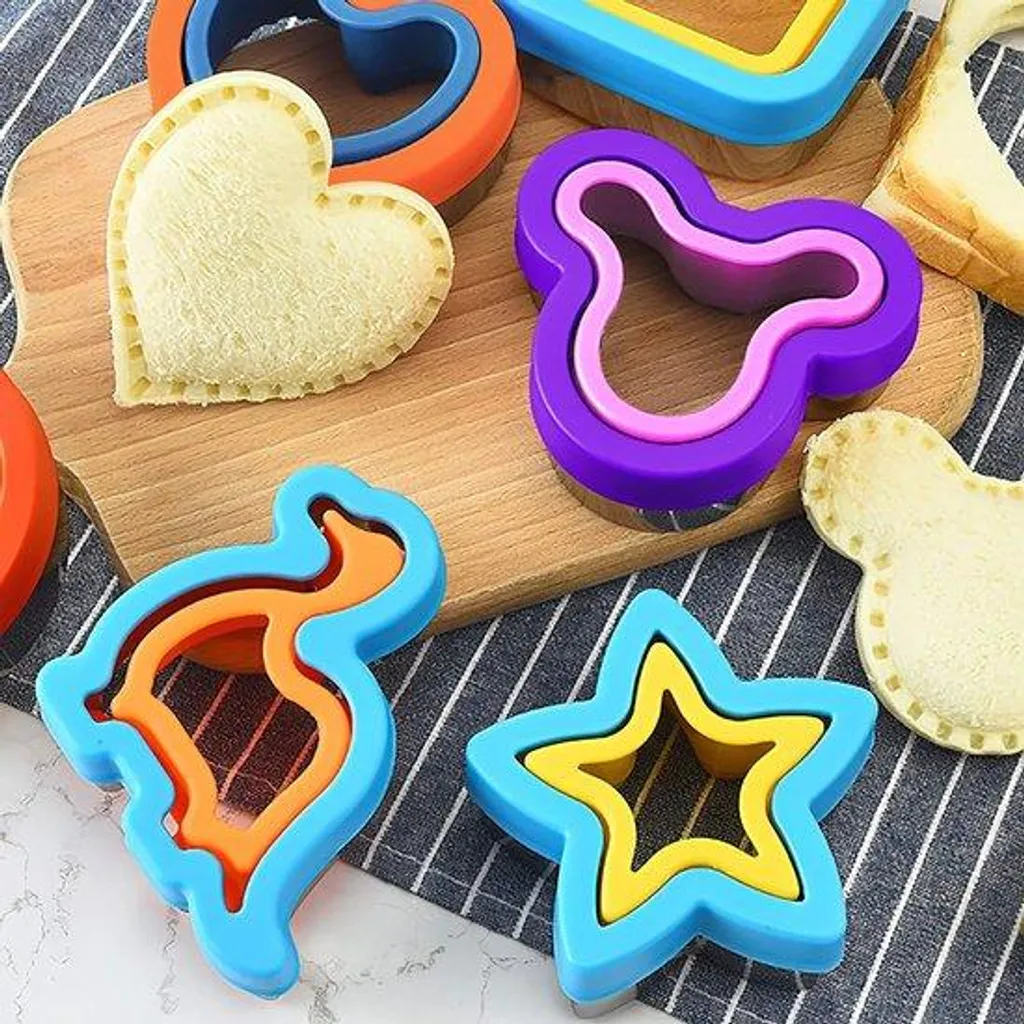 Réussir son bento enfant avec le set emporte-pièce Mickey et Dino