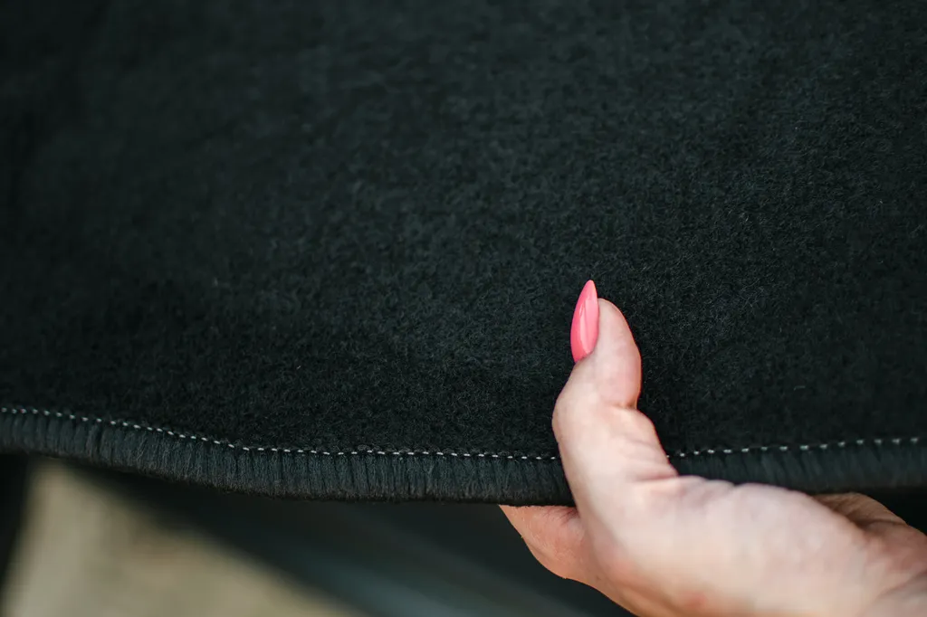 Tappetini Golf 7 Velluto Nero Set Completo 4 Pezzi - Agganci Inclusi - 5