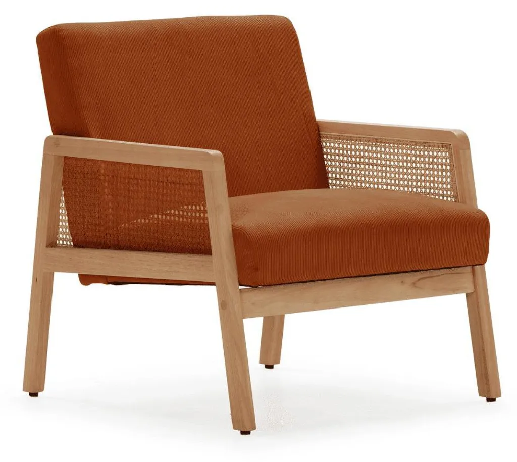 Fauteuil confortable DEBRA en rotin et bois : l'assise large et compacte
