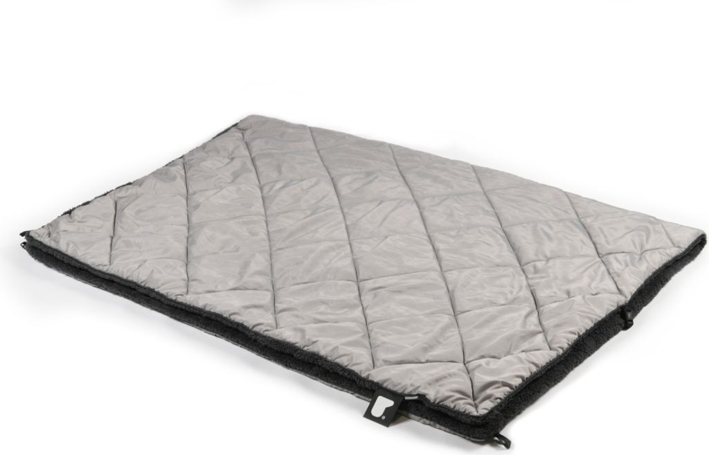 Extreme Lounging - b-decket - zweiseitig kariert - gesteppt und Teddyfleece - für drinnen und draußen - 140x200cm - silbergrau