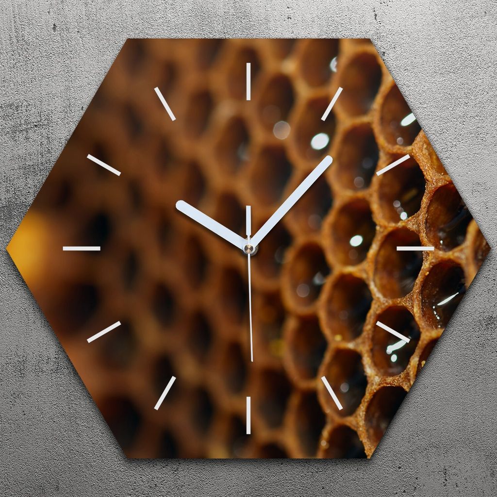 Uhr hexagonal 40 cm Glas Geräuschlos weiße Zeiger - Honig Nahaufnahme