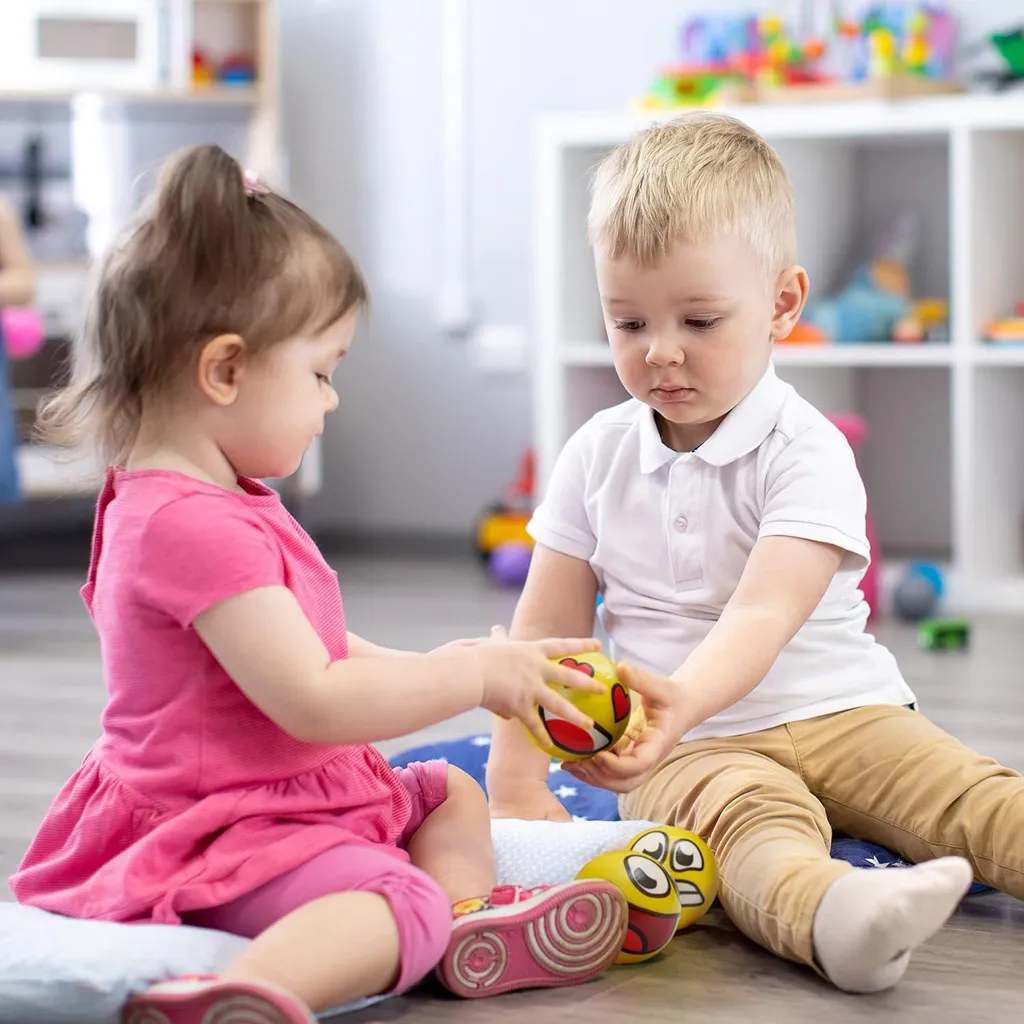 Jouets Fidget Anti-stress Emoji - 24 Balles en Mousse pour l'Anxiété