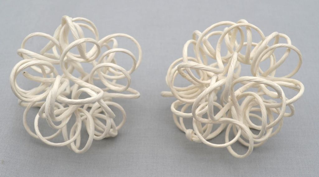 2 Stück Dekokugeln Rattan naturweiss ca. 7 cm Durchmesser