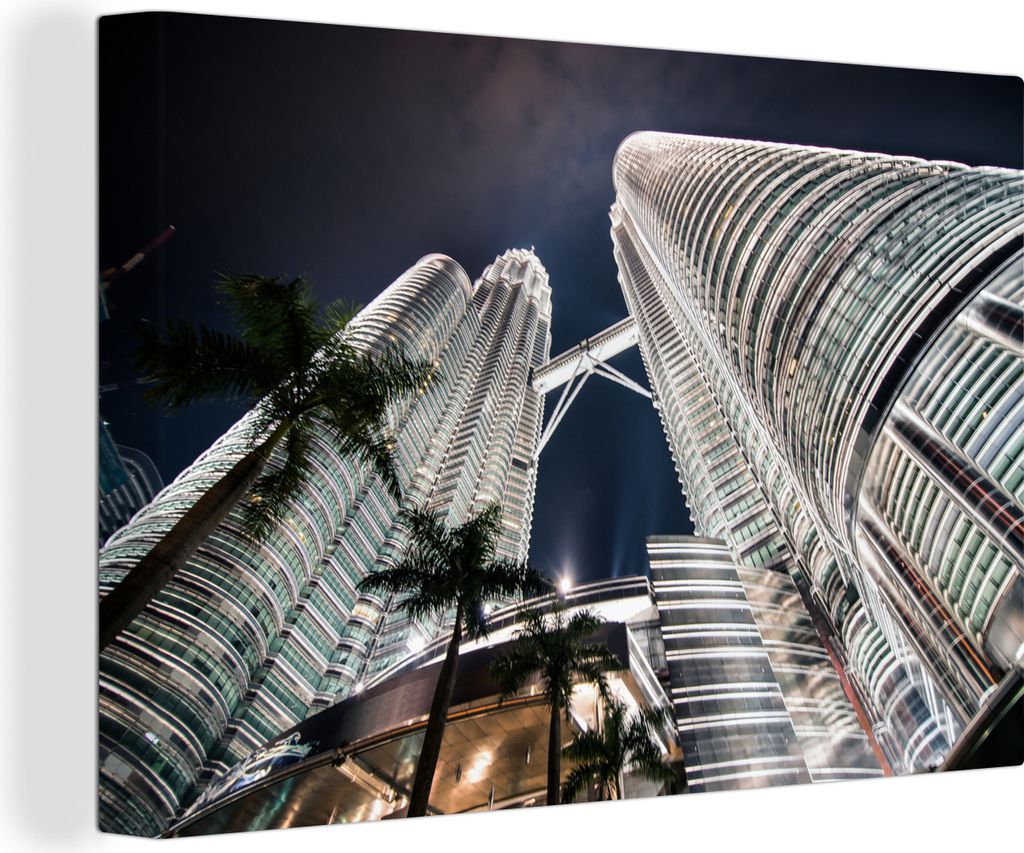OneMillionCanvasses - Leinwandbilder - 140x90 cm, Die Petronas-Türme von unten am Abend, Wandbilder Kunstdruck Wanddekoration - Foto auf Leinwan...