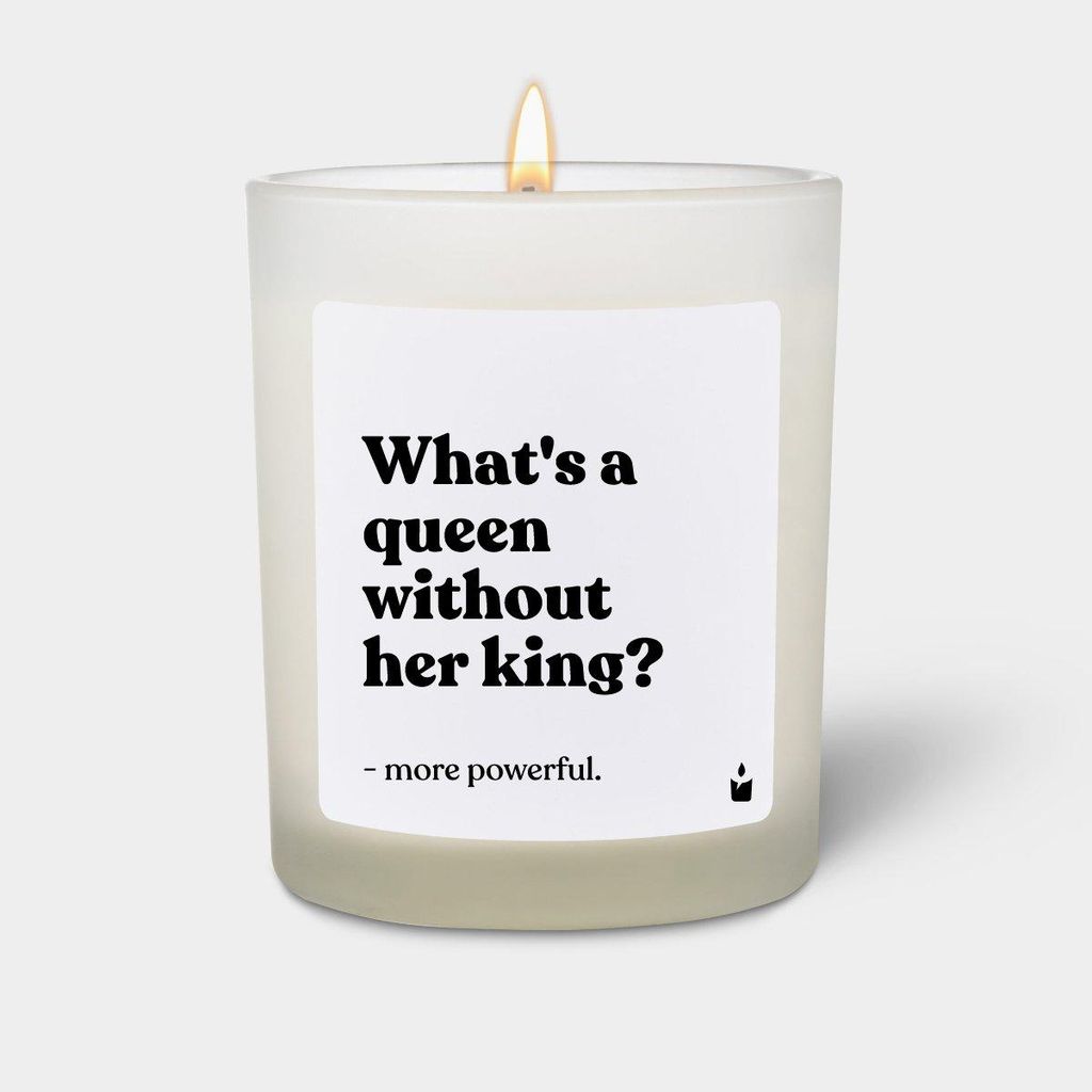 ChattyCandles Duftkerze Weiss Flowery What's a queen without her king? - more powerful.