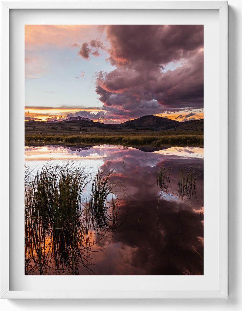 Wolken über einem See– Wandbild mit Rahmen – Gerahmtes Bild – Wanddekoration – 60x80 cm – Weiß Rahmen