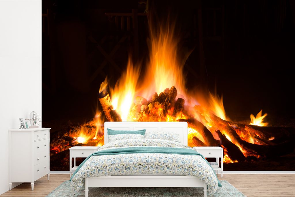 MuchoWow Fototapete für Wohnzimmer oder Schlafzimmer Wandtapete Vinyl Motivtapete Kamin vor schwarzem Hintergrund - 330x220 cm - Fototapeten