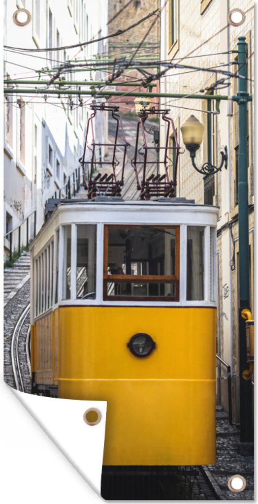 MuchoWow 80x160 cm Outdoor-Poster Gartendeko Sichtschutz Garten Poster für den Garten Eine Straßenbahn bleibt auf der Lavra-Seilbahn in Lissab...