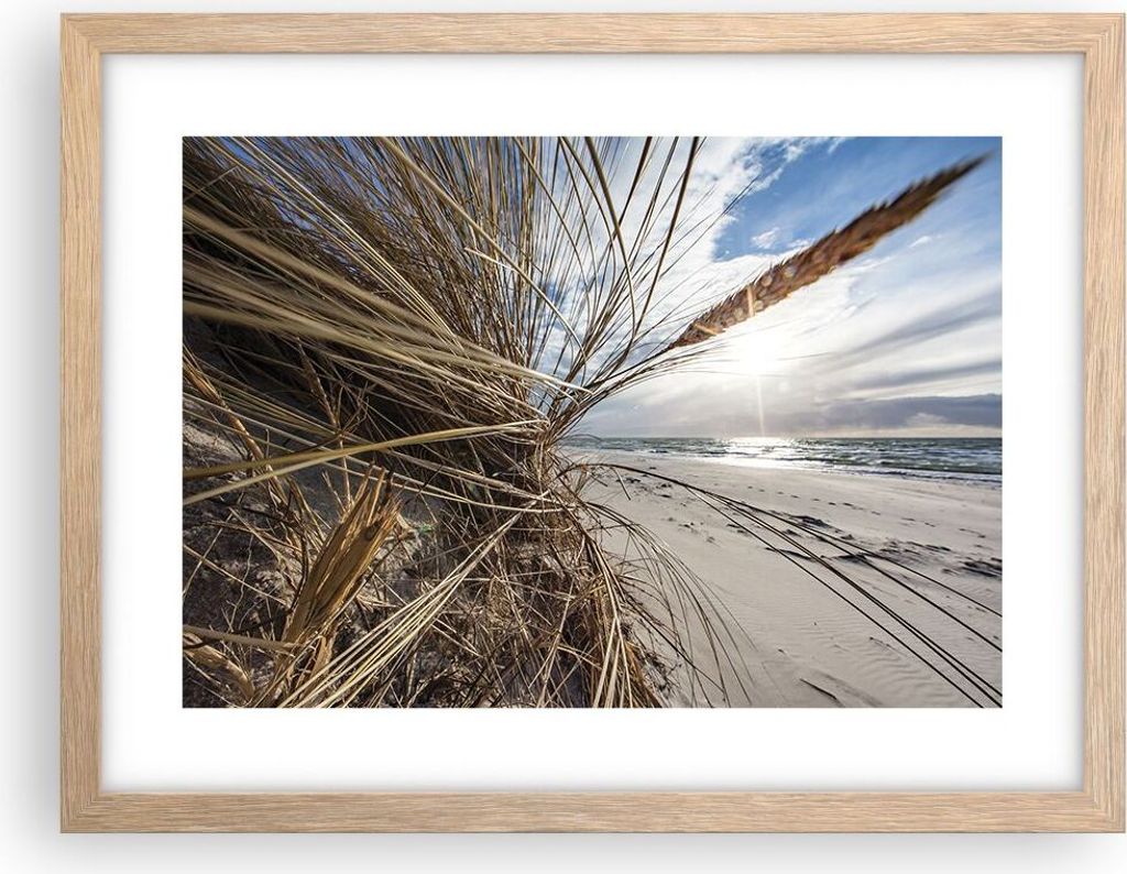 Gerahmtes Poster - Rahmen in heller Eiche - Küste Perspektive Gras - 40x30 cm - Wand Bild - Wanddeko - Wandbilder - Kunstposter - Wandposter - Bil...